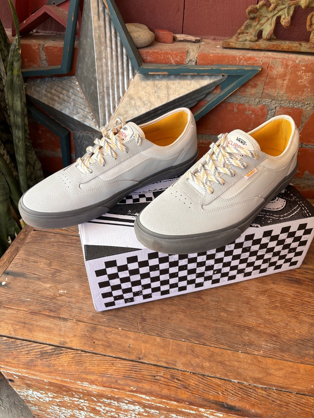 Vans Skate Curren Caples Grey Yellow VN000D85GRY Men's Size 13 US